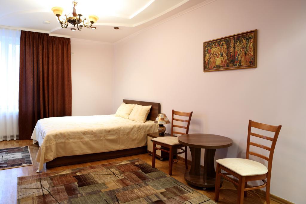 Hotel Bachus คีชีเนา ห้อง รูปภาพ