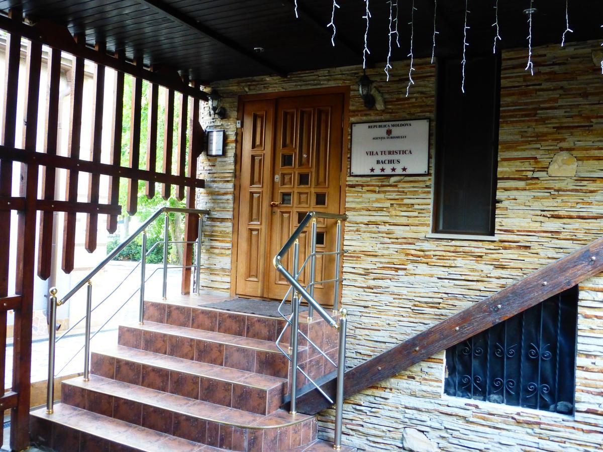 Hotel Bachus คีชีเนา ภายนอก รูปภาพ